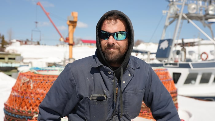 Portrait du pêcheur au quai de Sainte-Thérèse-de-Gaspé.