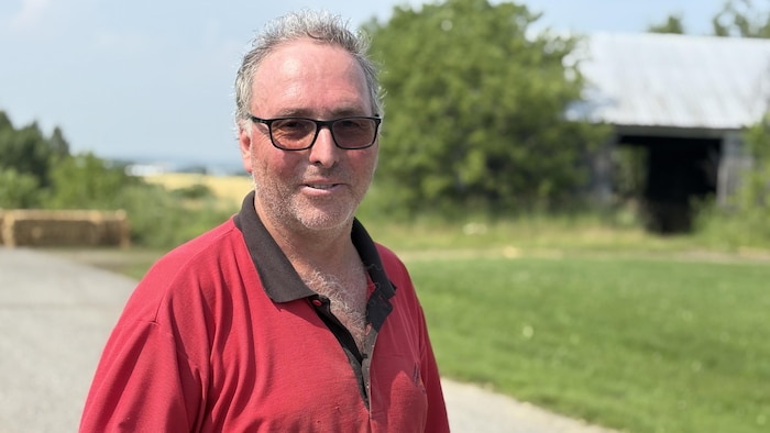 Un homme à la campagne. 