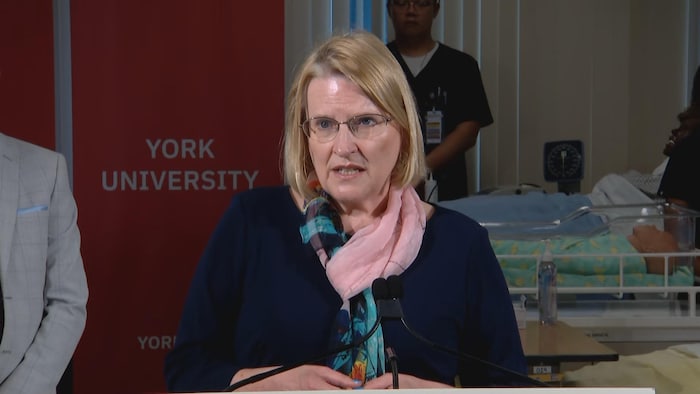 La ministre de la Santé de l'Ontario, Sylvia Jones, en conférence de presse à l'Université York de Toronto le 5 juin 2025.