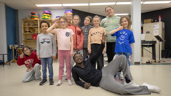 Un groupe de danseurs.
