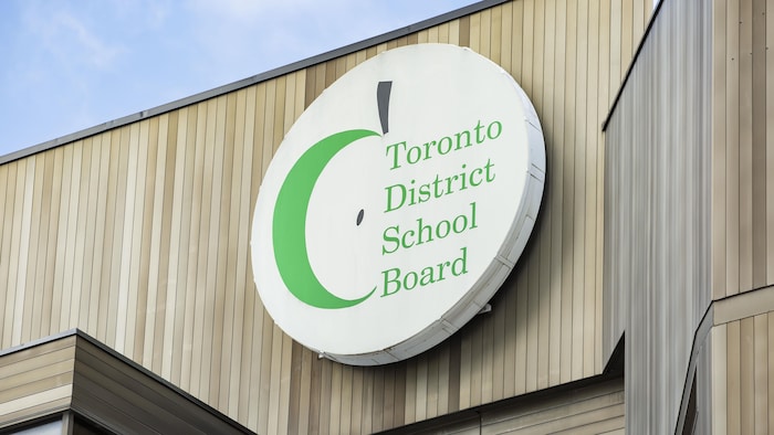 The largest school board of the country put under guardianship The largest school board of the country put under guardianship