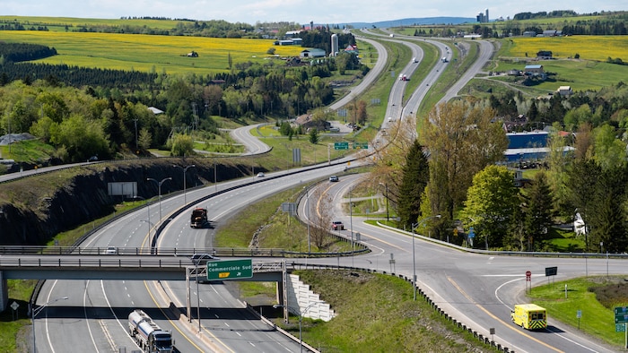 Vue aérienne de l'autoroute 85. 