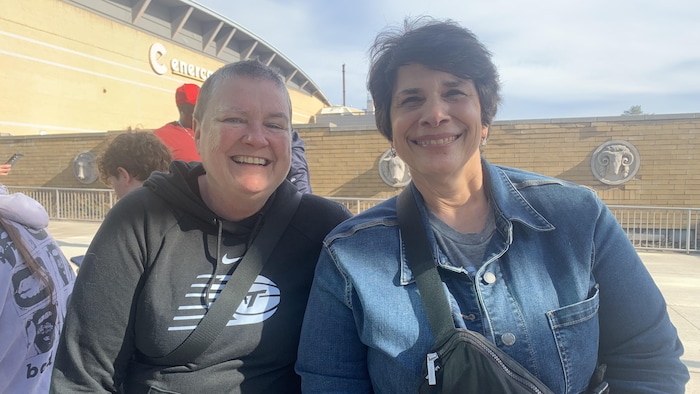 Deux femmes supportrices du Tempo de Toronto.