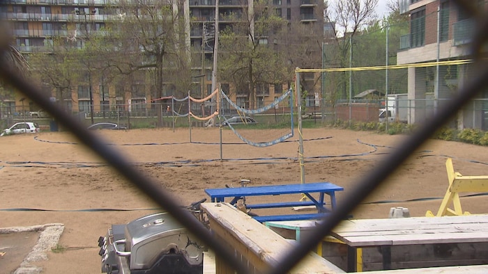 Un projet d h tel de luxe devant le canal de Lachine loin de