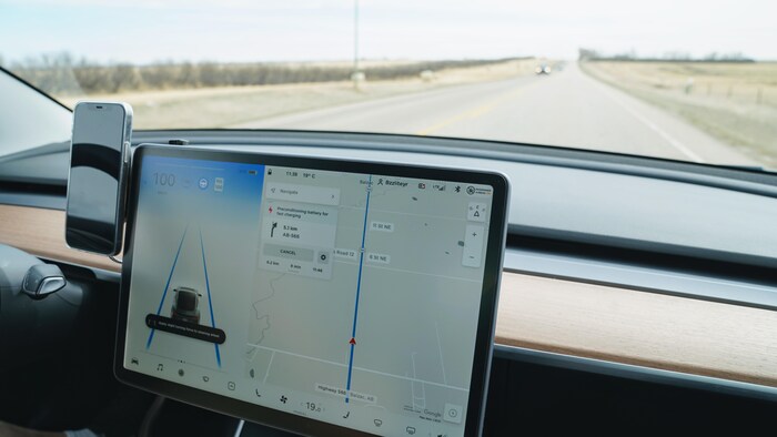 Astuce utilisation GPS Tesla ( Navigation voiture électrique ) 