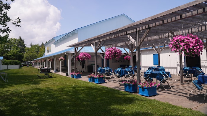 La terrasse du théâtre Beaumont-St-Michel