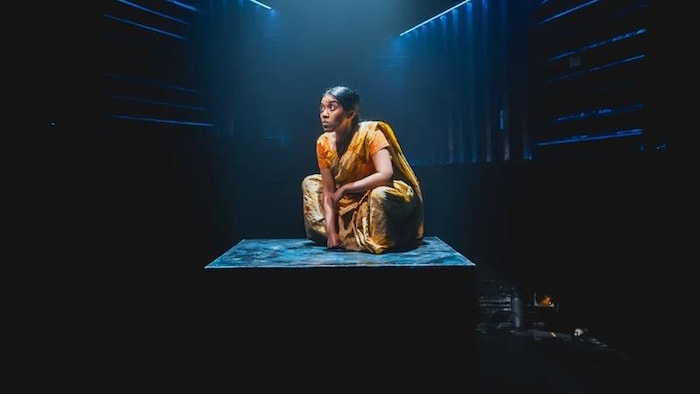Portait du spectacle « Through the Eyes of God » du Théâtre Passe Muraille.