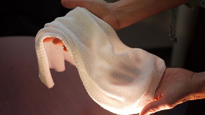 Le nouveau tissu est le premier textile à changer automatiquement ses propriétés pour piéger ou libérer de la chaleur en fonction des conditions de son environnement..