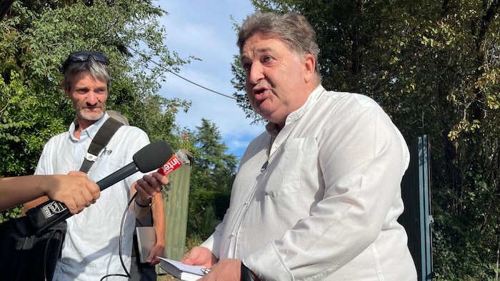 Le père Rivoire rencontre les Inuit, mais refuse de faire face à la ...