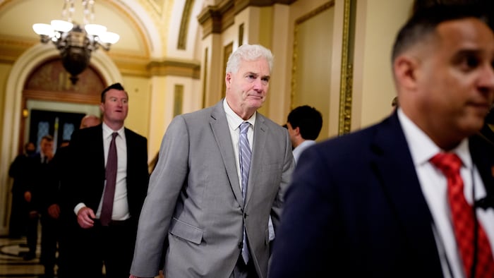 Tom Emmer, whip de la majorité à la Chambre des représentants, marche près de la Chambre des représentants au Capitole des États-Unis, le 2 juillet 2025, à Washington.