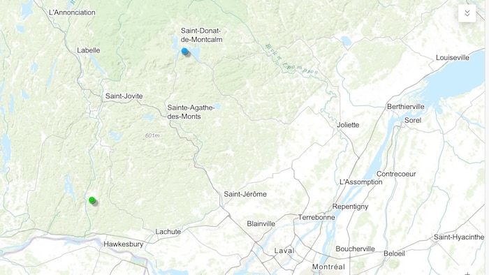 Une carte des Laurentides avec un point vert à Harrington et un point bleu à Saint-Donat-de-Montcalm.