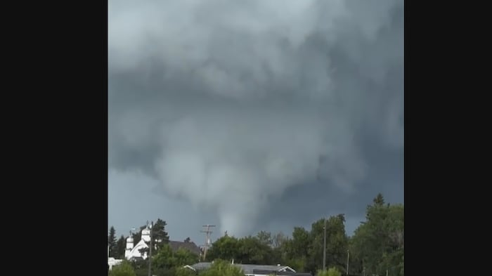 Une tornade dans le ciel
