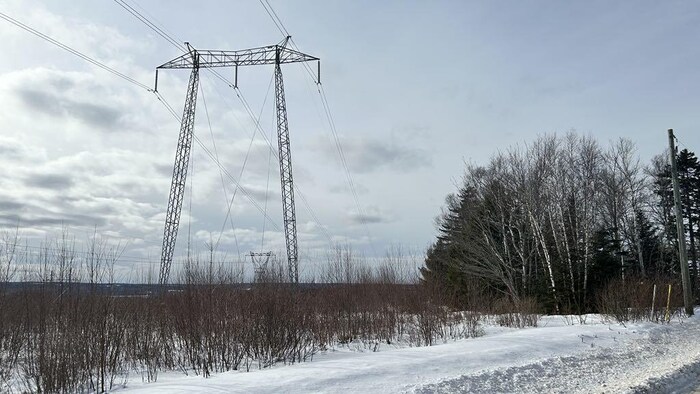 une ligne de transmission électrique