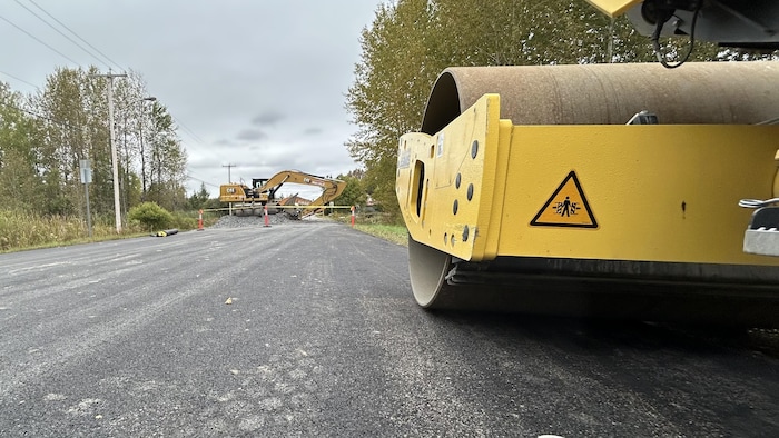 Des travaux d'asphaltage.