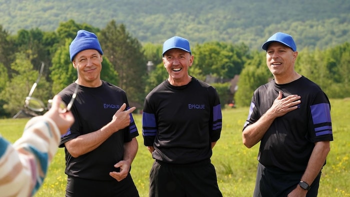 Les trois coéquipiers du trio Bleu, à l'émission Épique