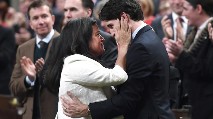 Le premier ministre Justin Trudeau et la ministre de la Justice Jody Wilson-Raybould dans la Chambre des communes à Ottawa.