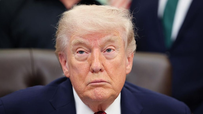 Le président américain Donald Trump s'exprime dans le bureau ovale.