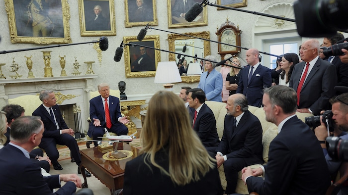 Carney et Trump, le 6 mai 2025, dans le bureau ovale.