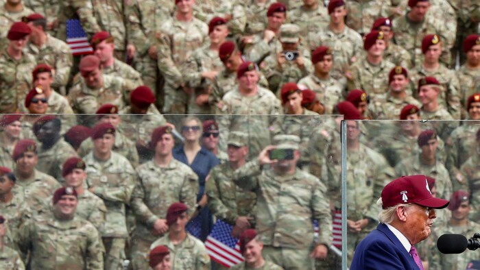 Le président Donald Trump, devant des militaires de Fort Bragg, en Caroline du Nord, le 10 juin 2025.