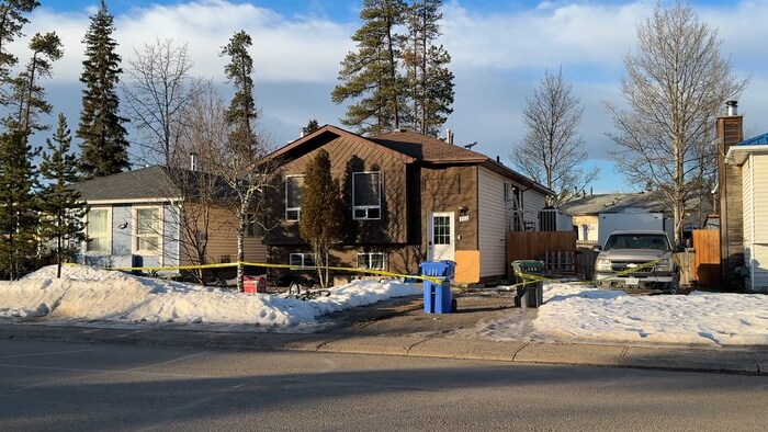 Une maison avec un bandeau de police a Tumbler Rdige, le 11 février.