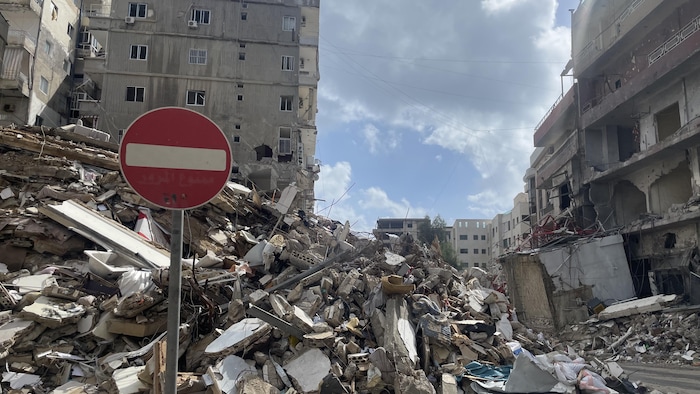 Un immeuble réduit à néant dans la ville de Tyr, dans le sud du Liban. 