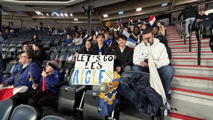 « Let's go les Aigles ».