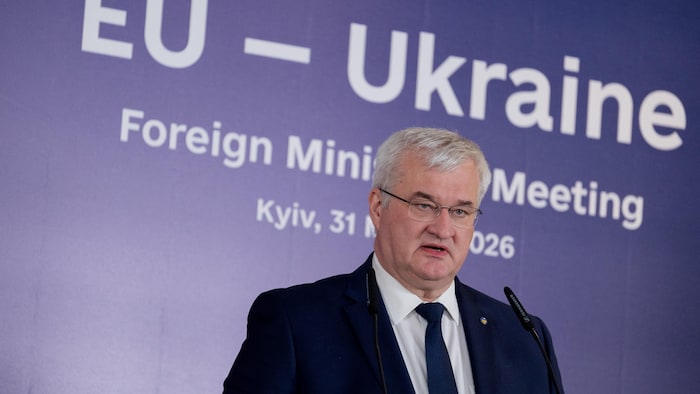 Le chef de la diplomatie ukrainienne, Andriï Sybiga, prend la parole lors d'une conférence de presse le 31 mars 2026.