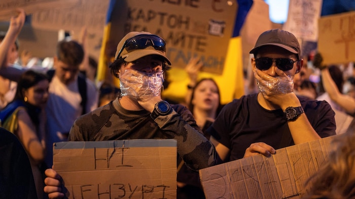Des manifestations ont été organisées en Ukraine contre le limogeage du ministre de la Défense, Mykhaïlo Fedorov.