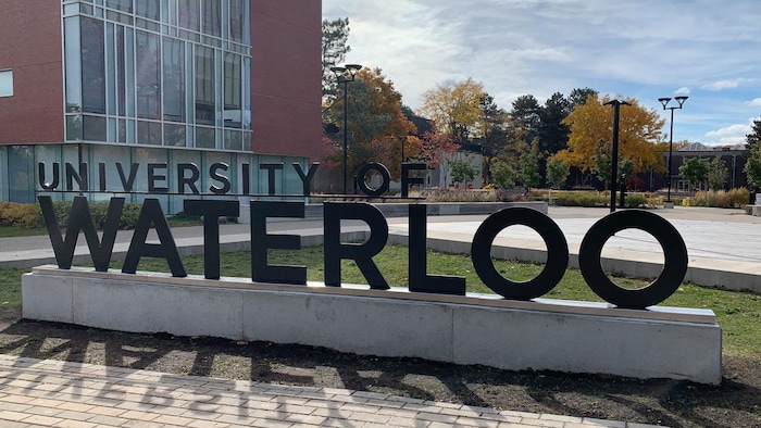 L'entrée de l'Université de Waterloo.