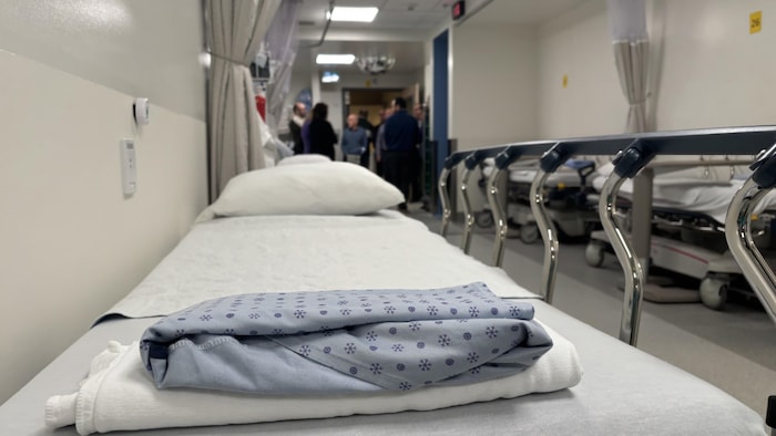 Civière à l'urgence de l'hôpital de Thetford Mines.