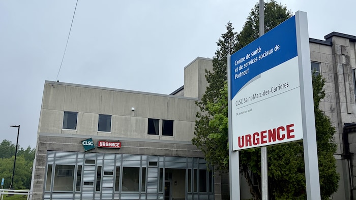 Depuis jeudi soir, et jusqu'à dimanche matin, l'urgence au CSLC de Saint-Marc-des-Carrières affiche fermé de 21h à 8h.