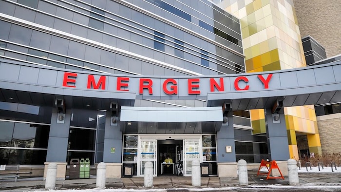 Entrée des urgences de l'hôpital à Edmonton.