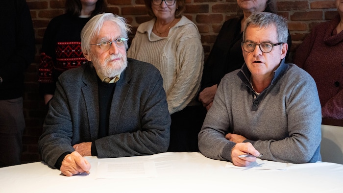 Maurice Vaney et Gilles Pelletier signent une lettre conjointe adressée à la ministre de la Santé Sonia Bélanger.