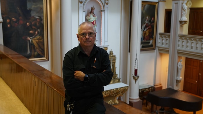 Serge Boisvert au deuxième étage de la chapelle des Ursulines.

