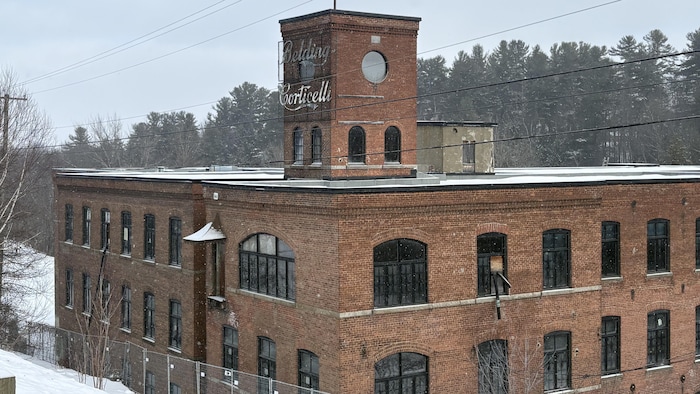 L'extérieur de l’ancienne usine Belding-Corticelli. 