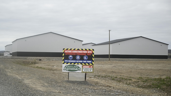 Usine, affiche de construction. 