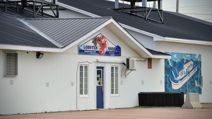 L'usine Raymond O'Neill & Son Fisheries à Escuminac.