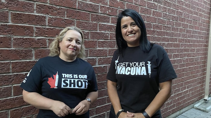 Laura Guerrero (à droite) et Anahí Perlas sont deux des trois premières personnes à former le groupe de travail COVID d'Amérique latine. Le troisième est Natalia Durango, un agent de santé communautaire.