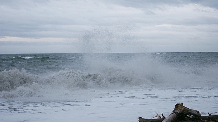 Onde de tempête sur le fleuve Saint-Laurent
