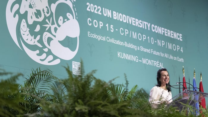 La mairesse de Montréal, Valérie Plante, prononce une allocution lors de la cérémonie d'ouverture de la conférence COP15 de l'ONU sur la biodiversité à Montréal, le mardi 6 décembre 2022.