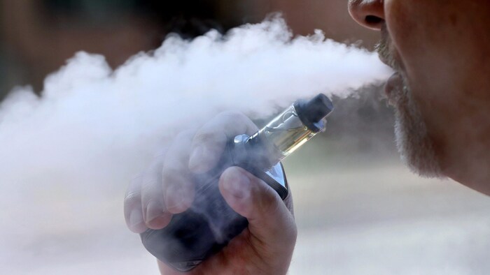 elfbar nachfüll pod läuft aus Santé Canada propose de réduire le taux de nicotine dans les produits de  vapotage