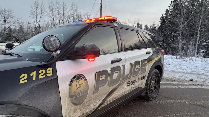 Un véhicule de la police de Saguenay.