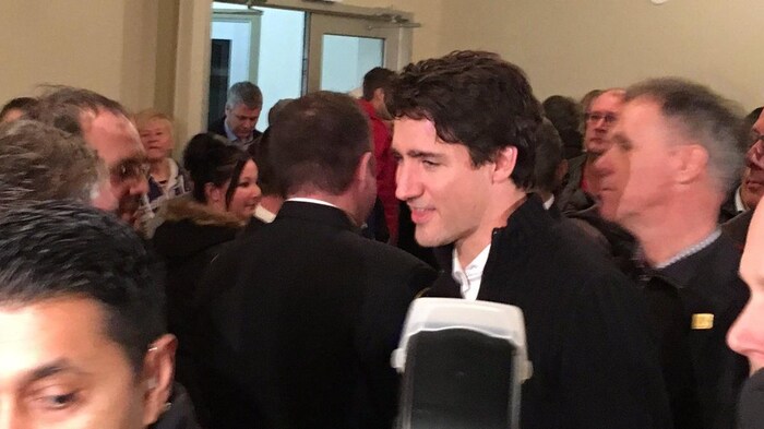 Justin Trudeau offre des mots d'encouragement aux sinistrés dans la ...