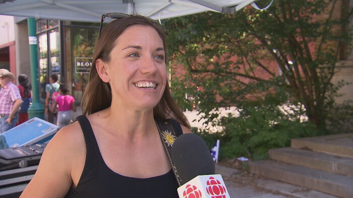 Véronique Pelletier en entrevue. 