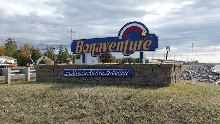 Un panneau indiquant la ville de Bonaventure.