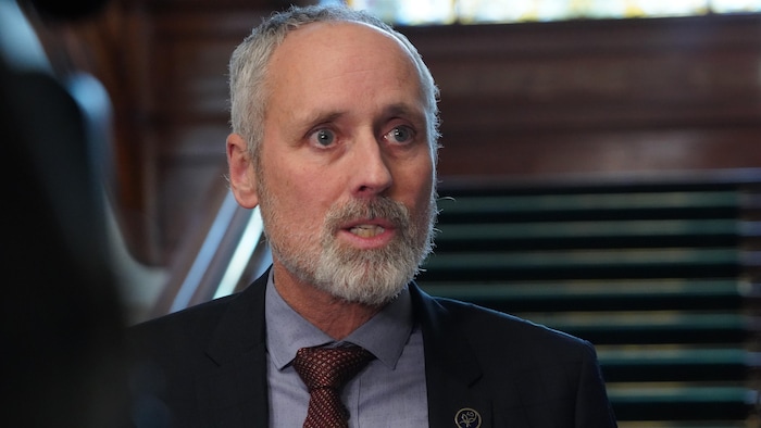 Vincent Marissal en mêlée de presse.