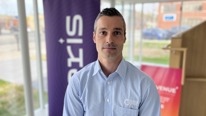 Vincent Plante porte une chemise de la Fonderie Horne.