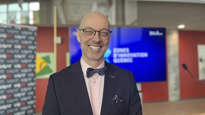 Vincent Rousson, recteur de l'UQAT, lors de l'annonce de la création de la ZIM. 