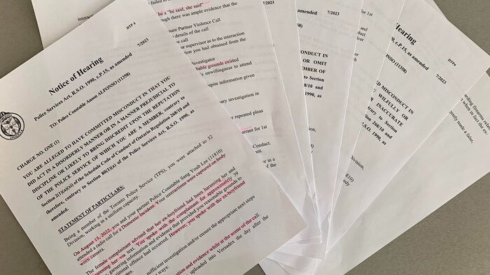 Des documents judiciaires.