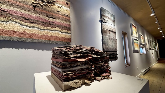 Une œuvre en papier fait main 